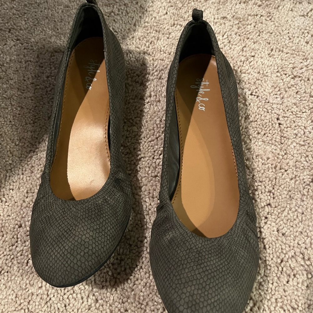 Grey snakeskin flats